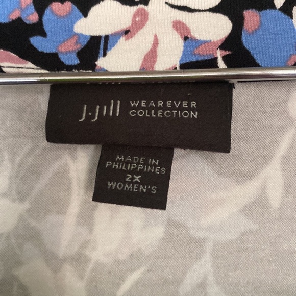 J Jill Dress Wearever Collection 2x 18-20 Floral Navy Bloom Short Sleeves EUC - Picture 2 of 5